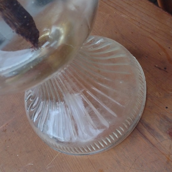 Eagle Glass Oil Lamp - Picture 3 of 4